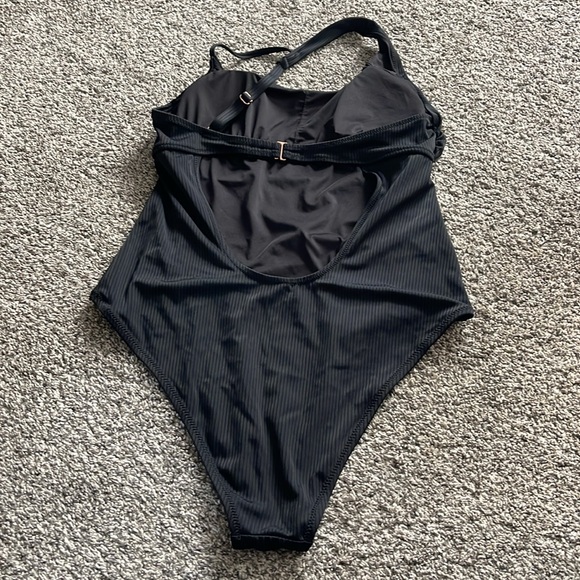 Black ribbed one piece suit with side straps - Picture 2 of 2